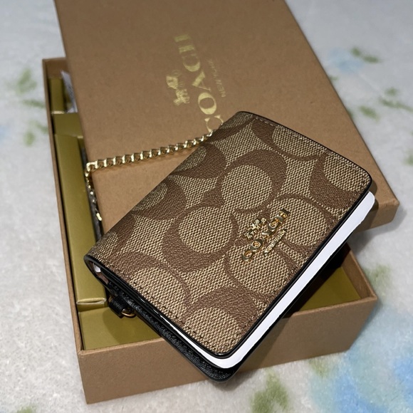 Coach Mini wallet On a Chain in Signature Canvas - Picture 6 of 6